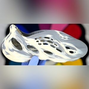 Adidas Yeezy Foam RNNR MXT Moon Gray